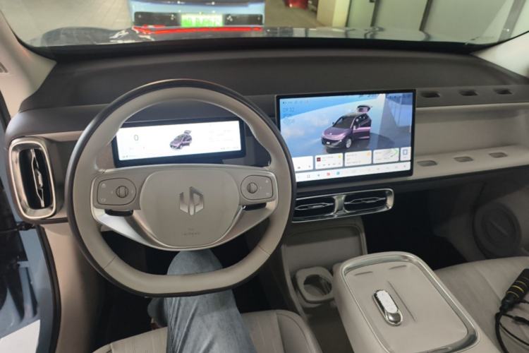 Used Leapmotor B10 2025 510 LiDAR Version Center Console