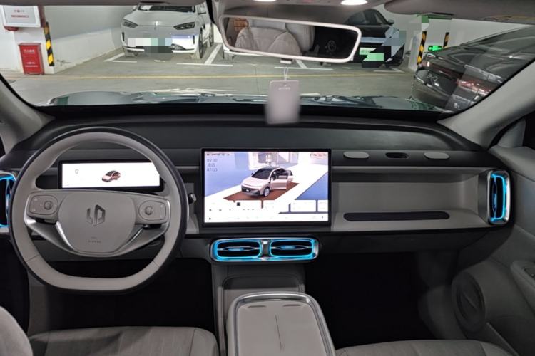 Used Leapmotor B10 2025 510 LiDAR Version Center Console
