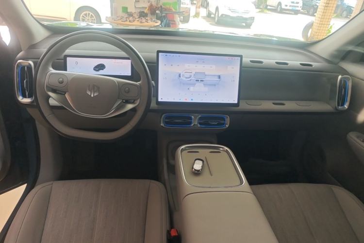 Used Leapmotor B10 2025 510 LiDAR Version Center Console