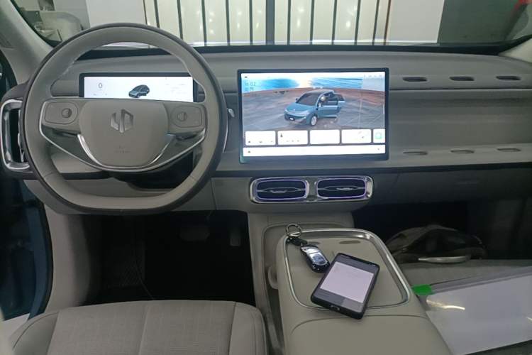 Used Leapmotor B10 2025 510 LiDAR Version Center Console