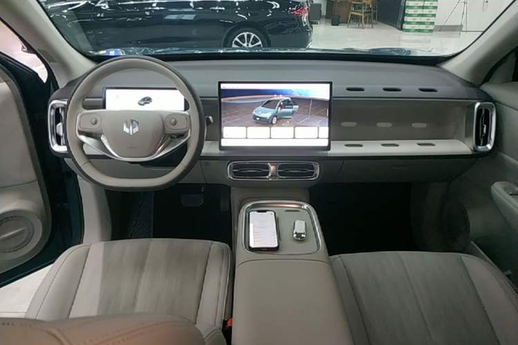 Used Leapmotor B10 2025 510 LiDAR Version Center Console