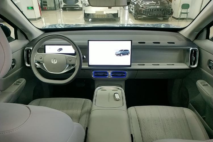 Used Leapmotor B10 2025 510 LiDAR Version Center Console