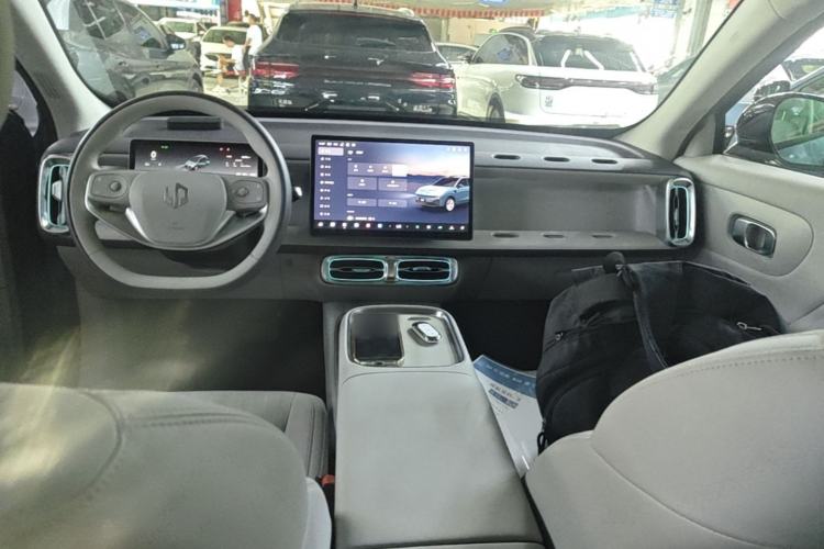 Used Leapmotor B10 2025 510 LiDAR Version Center Console