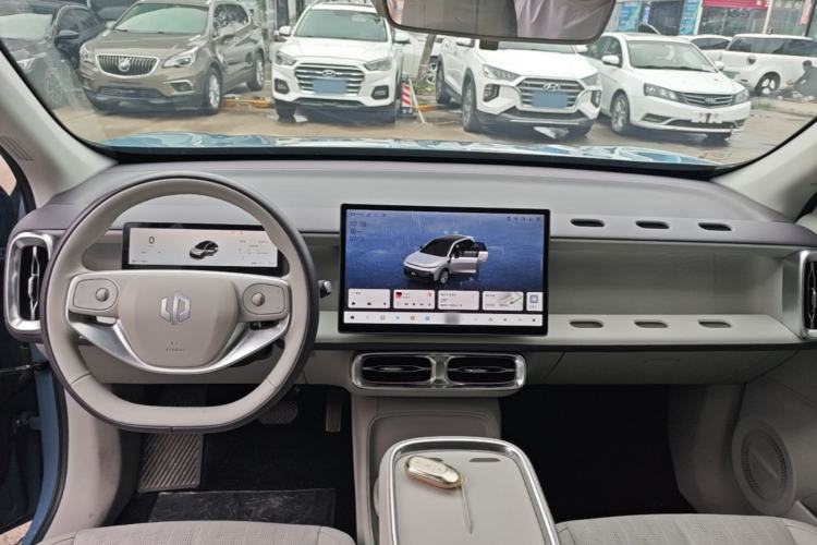 Used Leapmotor B10 2025 510 LiDAR Version Center Console