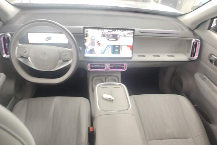 Used Leapmotor B10 2025 510 LiDAR Version Center Console
