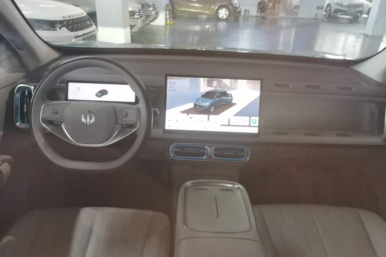 Used Leapmotor B10 2025 510 LiDAR Version Center Console