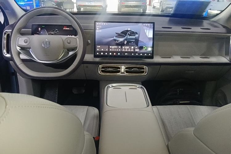 Used Leapmotor B10 2025 510 LiDAR Version Center Console