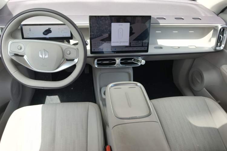 Used Leapmotor B10 2025 510 LiDAR Version Center Console