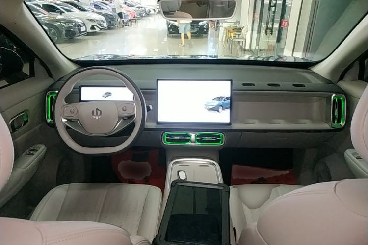 Used Leapmotor B10 2025 510 LiDAR Version Center Console