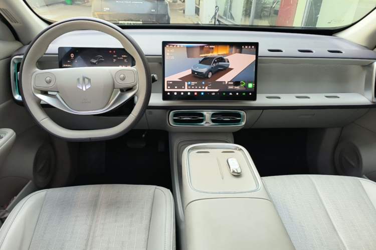Used Leapmotor B10 2025 510 LiDAR Version Center Console