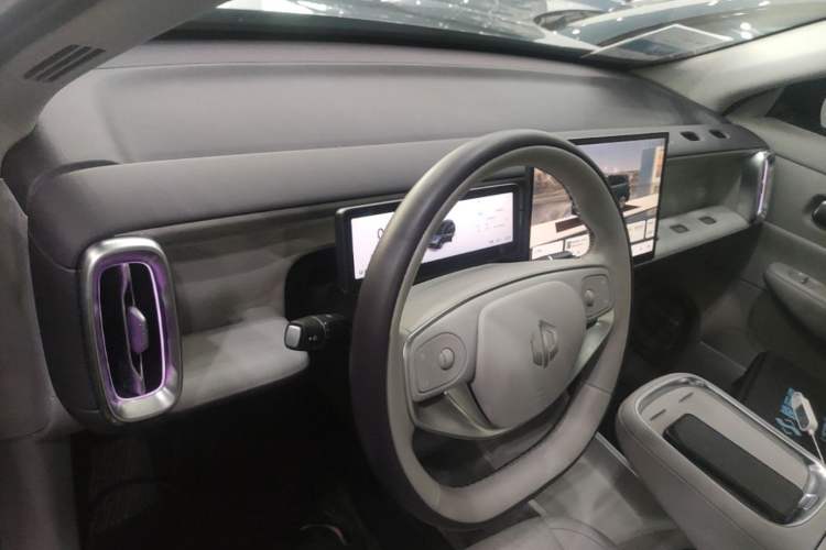 Used Leapmotor B10 2025 510 LiDAR Version Center Console