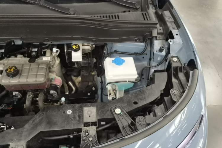 Used Leapmotor B10 2025 510 LiDAR Version Engine Bay Left