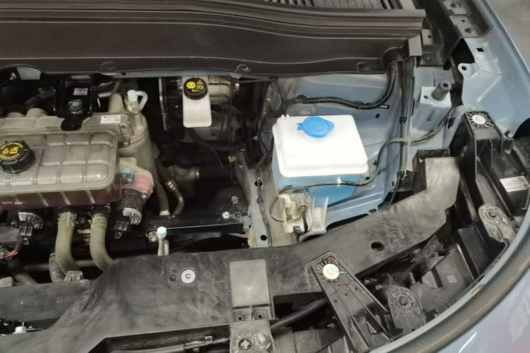 Used Leapmotor B10 2025 510 LiDAR Version Engine Bay Left