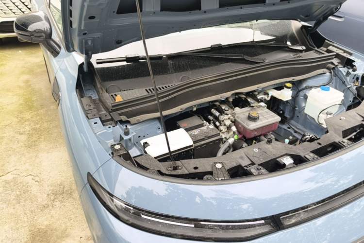 Used Leapmotor B10 2025 510 LiDAR Version Engine Bay Right