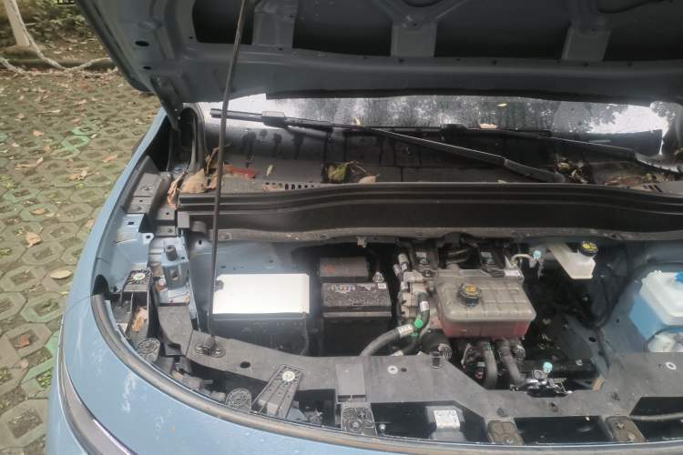 Used Leapmotor B10 2025 510 LiDAR Version Engine Bay Right