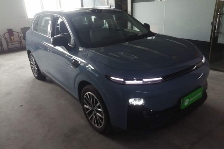 Used Leapmotor B10 2025 510 LiDAR Version Front Right 45 Deg
