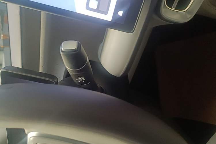 Used Leapmotor B10 2025 510 LiDAR Version Gear Lever