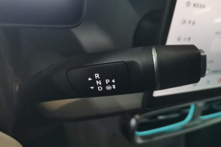 Used Leapmotor B10 2025 510 LiDAR Version Gear Lever