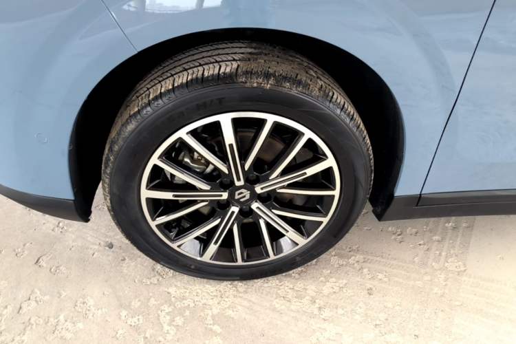 Used Leapmotor B10 2025 510 LiDAR Version Left Front Wheel Hub