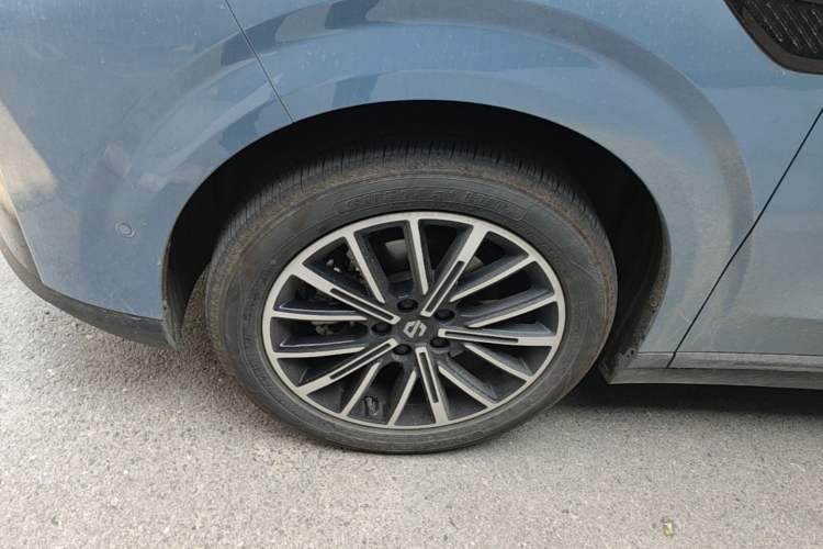 Used Leapmotor B10 2025 510 LiDAR Version Left Front Wheel Hub