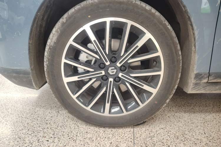 Used Leapmotor B10 2025 510 LiDAR Version Left Front Wheel Hub