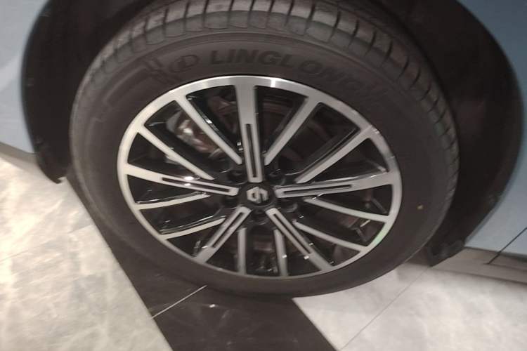 Used Leapmotor B10 2025 510 LiDAR Version Left Front Wheel Hub