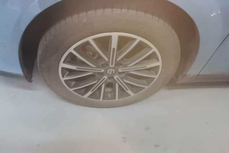 Used Leapmotor B10 2025 510 LiDAR Version Left Front Wheel Hub