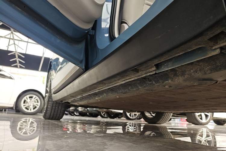 Used Leapmotor B10 2025 510 Joyful Edition Left Side Sill