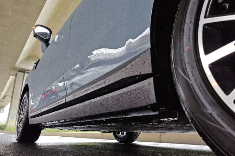 Used Leapmotor B10 2025 510 Joyful Edition Left Side Sill
