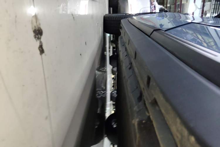 Used Leapmotor B10 2025 510 LiDAR Version Left Side Sill
