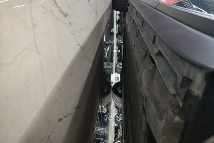 Used Leapmotor B10 2025 510 LiDAR Version Left Side Sill