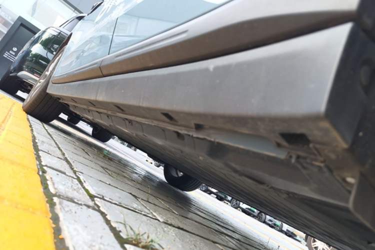 Used Leapmotor B10 2025 510 LiDAR Version Left Side Sill