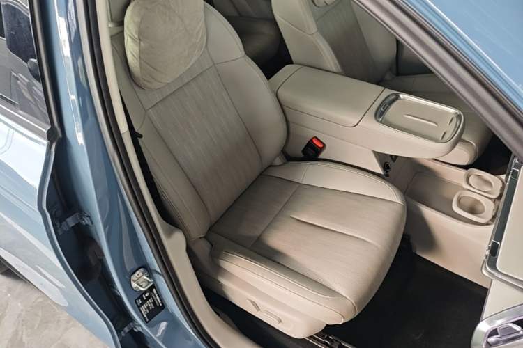 Used Leapmotor B10 2025 510 Joyful Edition Right Front Seat