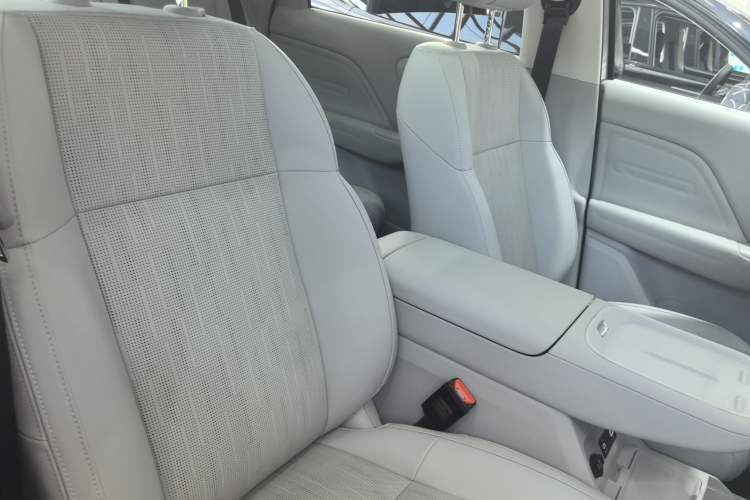 Used Leapmotor B10 2025 510 Joyful Edition Right Front Seat