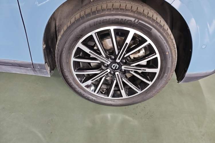 Used Leapmotor B10 2025 510 LiDAR Version Right Front Wheel Hub