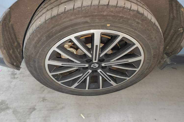 Used Leapmotor B10 2025 510 LiDAR Version Right Rear Wheel Hub