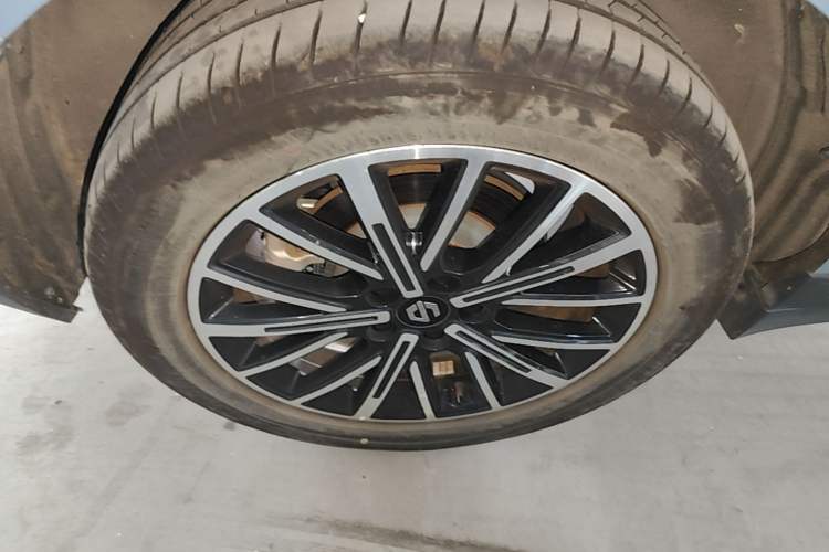 Used Leapmotor B10 2025 510 LiDAR Version Right Rear Wheel Hub