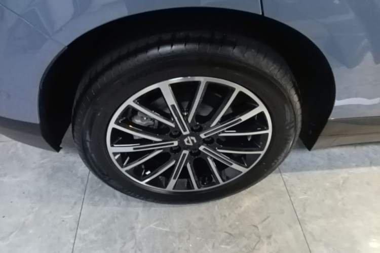 Used Leapmotor B10 2025 510 LiDAR Version Right Rear Wheel Hub