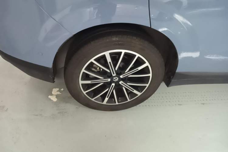 Used Leapmotor B10 2025 510 LiDAR Version Right Rear Wheel Hub