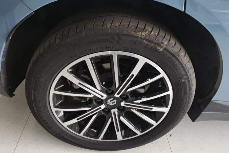 Used Leapmotor B10 2025 510 LiDAR Version Right Rear Wheel Hub