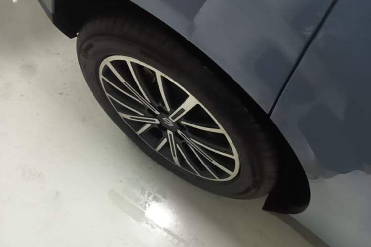Used Leapmotor B10 2025 510 LiDAR Version Right Rear Wheel Hub