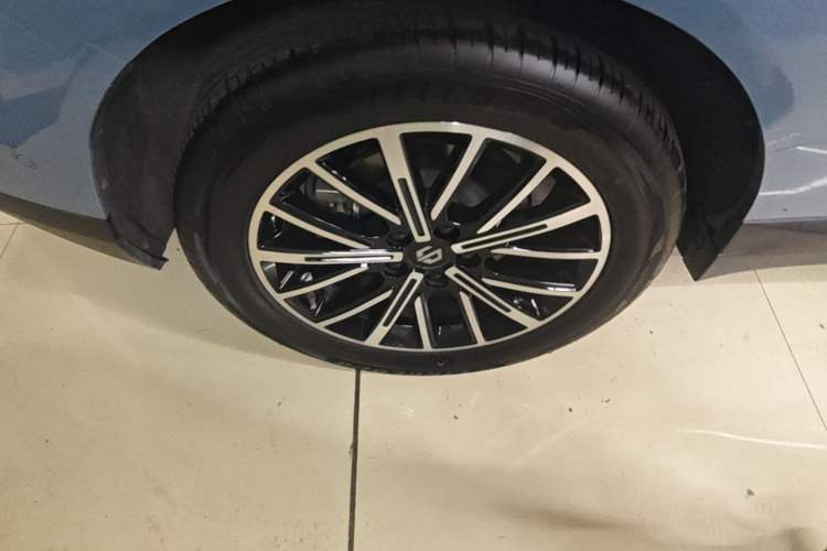 Used Leapmotor B10 2025 510 LiDAR Version Right Rear Wheel Hub