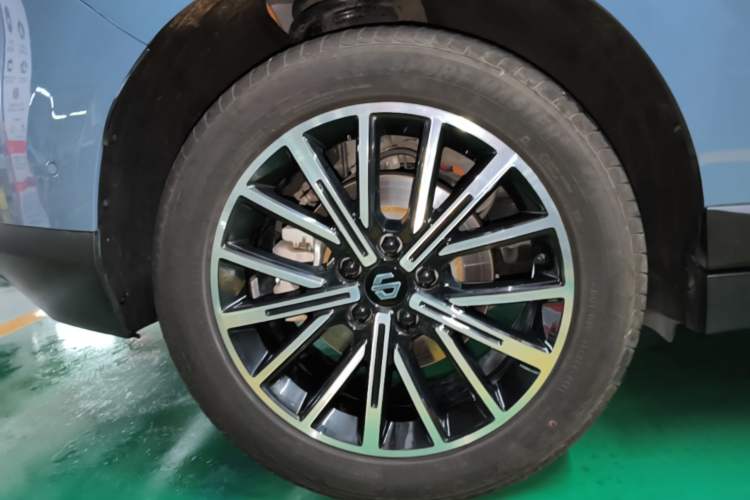 Used Leapmotor B10 2025 510 LiDAR Version Right Rear Wheel Hub