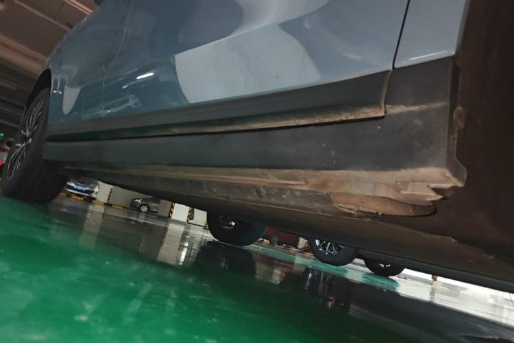 Used Leapmotor B10 2025 510 LiDAR Version Right Side Sill