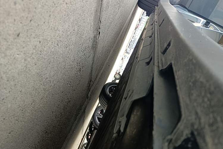 Used Leapmotor B10 2025 510 LiDAR Version Right Side Sill