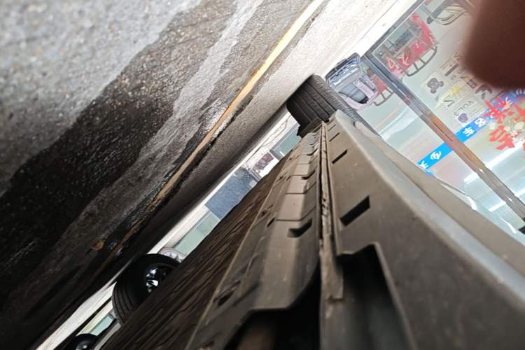 Used Leapmotor B10 2025 510 LiDAR Version Right Side Sill