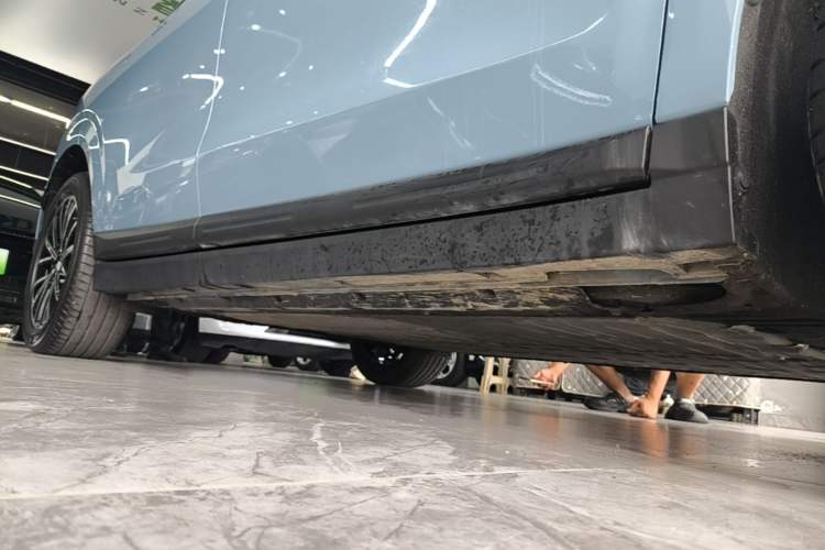 Used Leapmotor B10 2025 510 LiDAR Version Right Side Sill