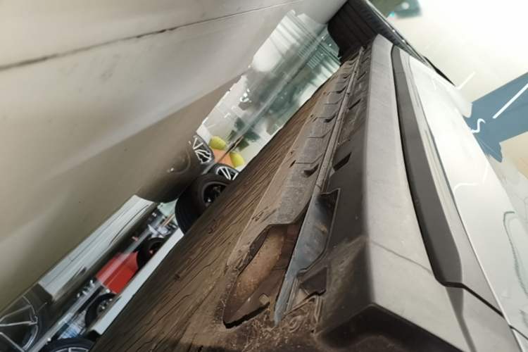 Used Leapmotor B10 2025 510 LiDAR Version Right Side Sill