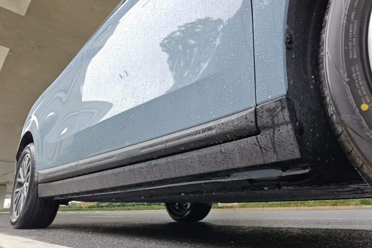 Used Leapmotor B10 2025 510 Joyful Edition Right Side Sill