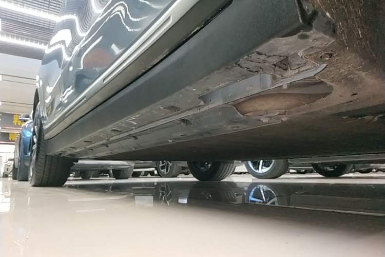 Used Leapmotor B10 2025 510 LiDAR Version Right Side Sill